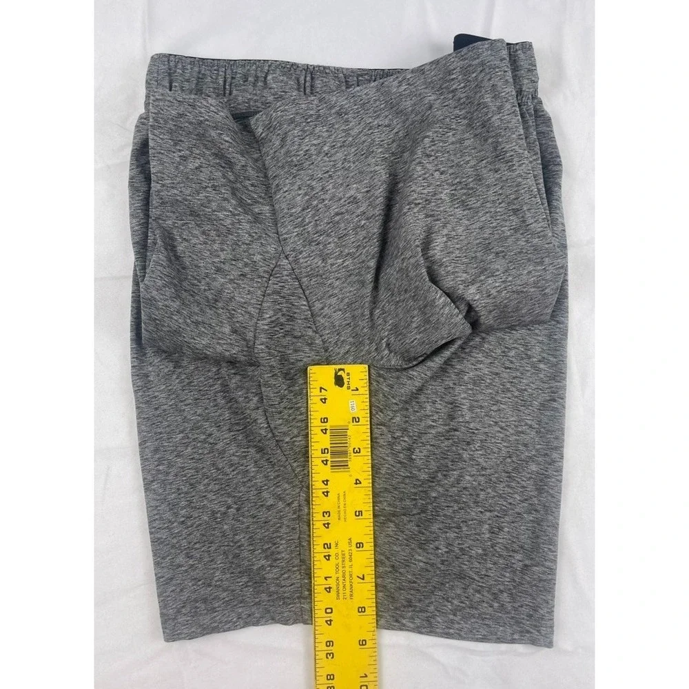 NIKE YOGA MENS SHORTS. VINTAGE GREY XL DB4199-010